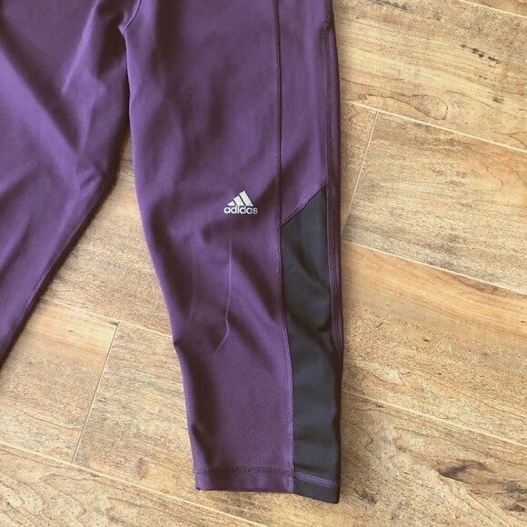 𝅺adidas Techfit Medium Compression Capris - Picture 3 of 7
